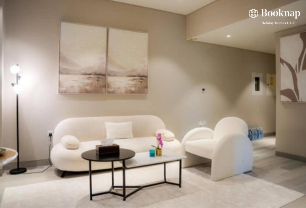 Cozy & Stylish 1 Bhk At Marina Star